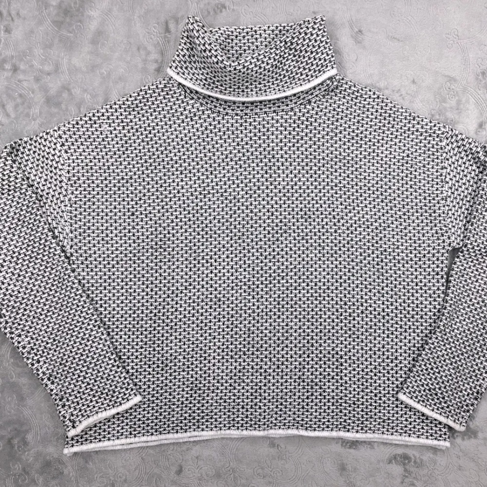 Christian Siriano sweater size Small